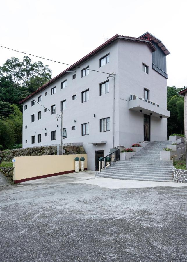 名竹旅社 Minzu Hotel Lugu Lake Exterior photo